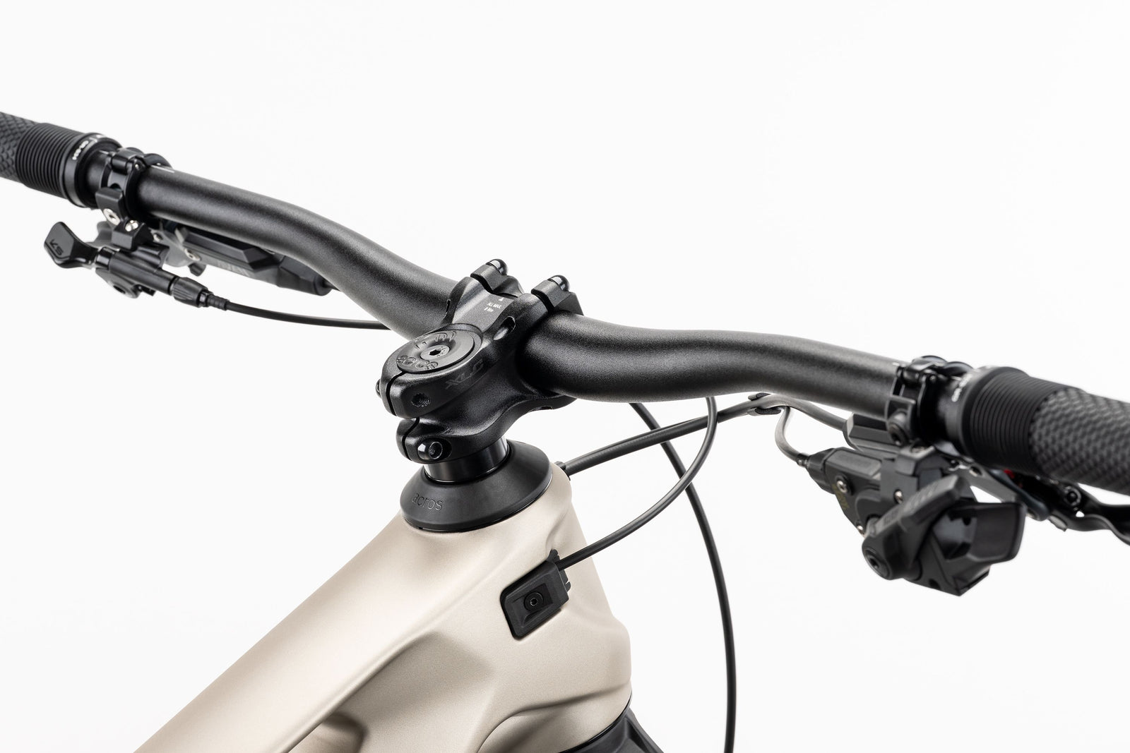 Ghost Poacha Mountain Bike - Coffee Dusty Desert/Gray Silver - Matt