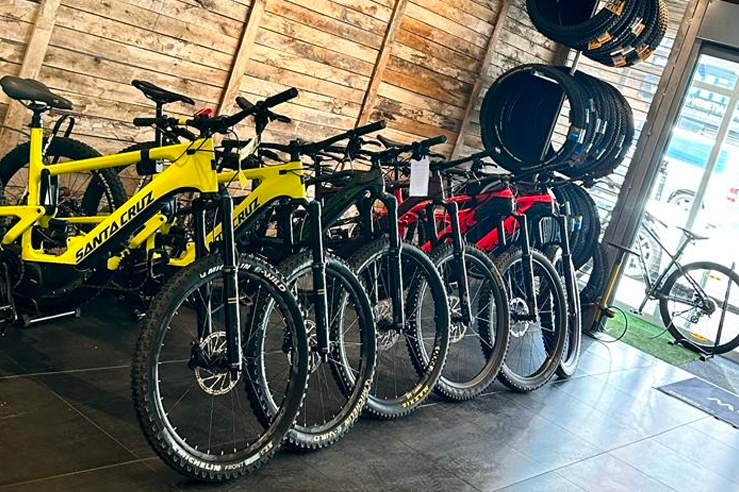 Breck road bike deals shop