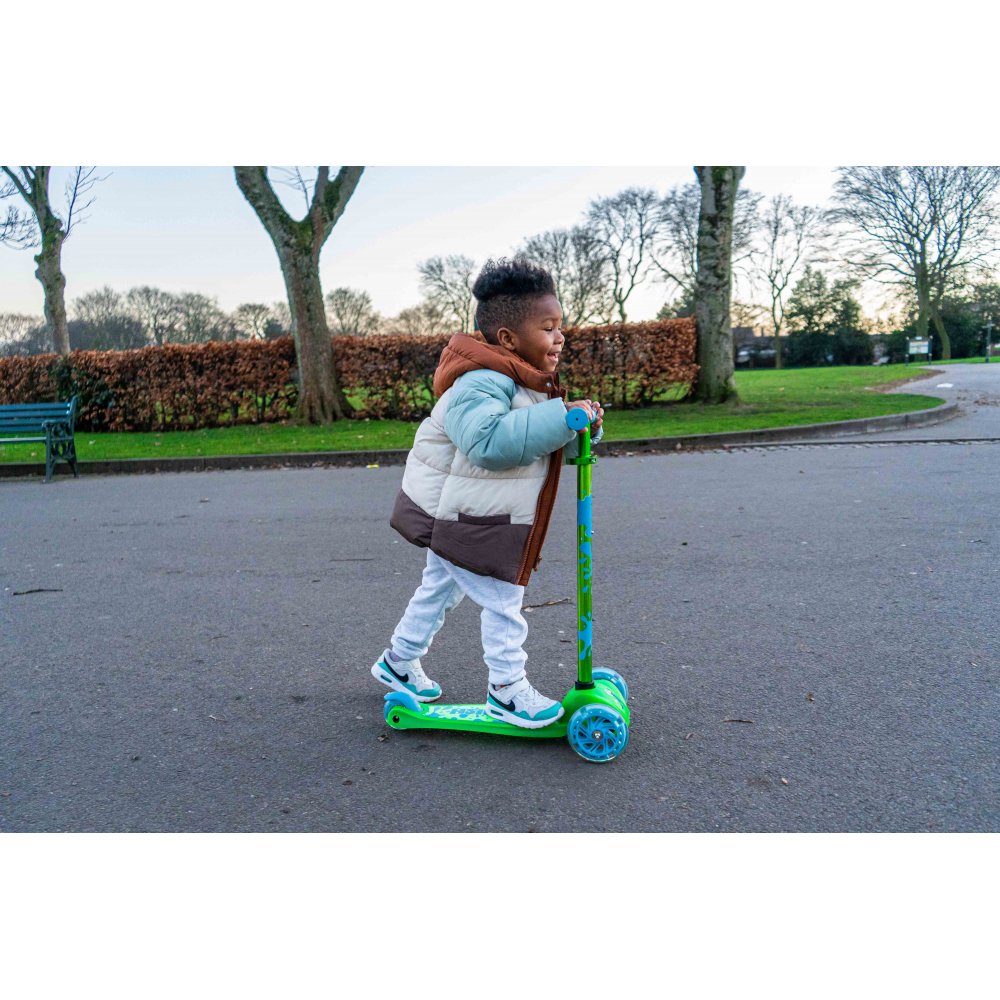 Squish Mini Flex LED Kids Tilt Scooter - Green